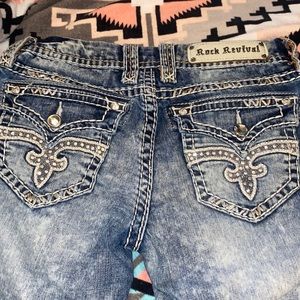 Rock revival crop from buckle